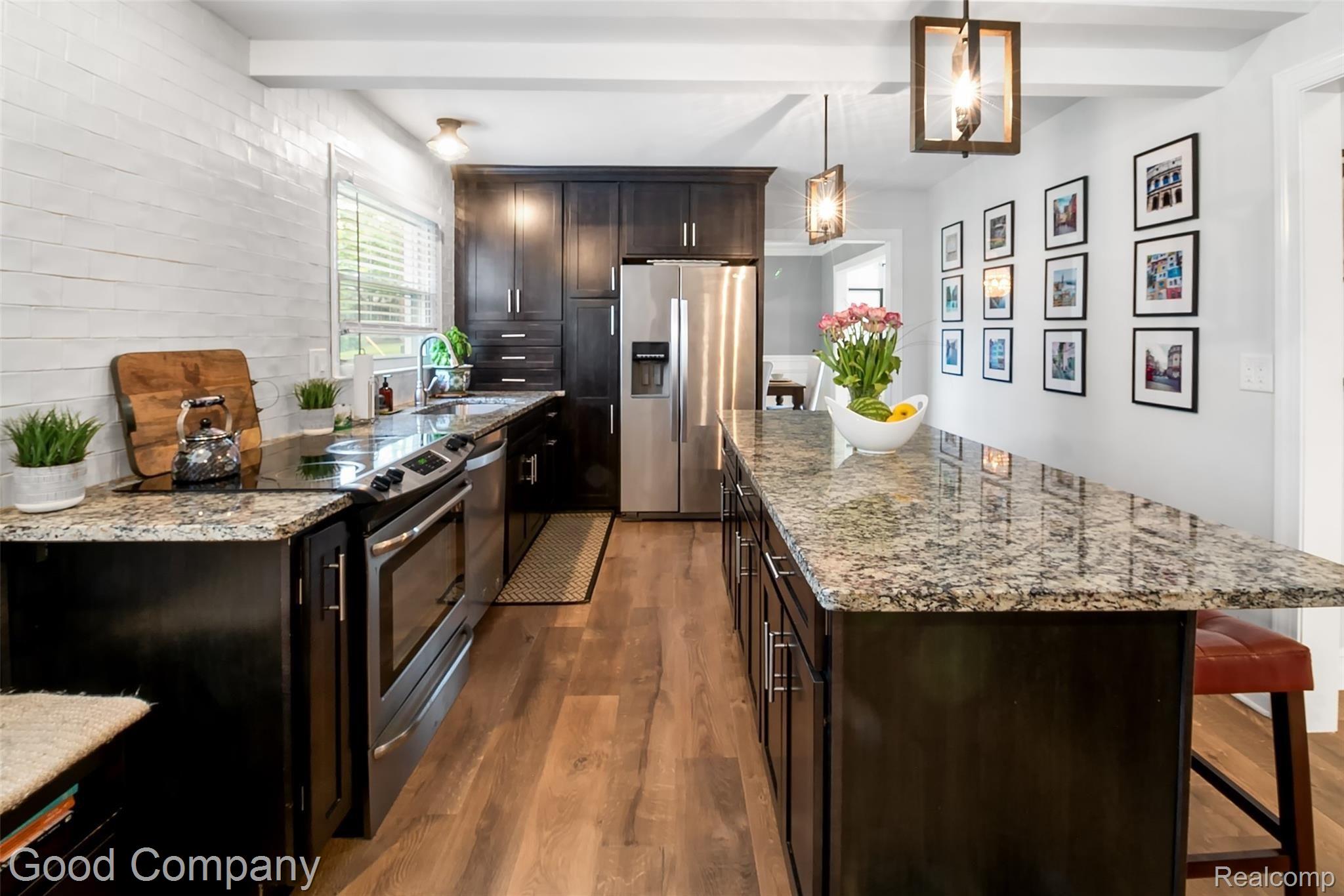 5557 Raven Road Bloomfield Hills, MI 48301 - Photo 9 of 25 5557-raven-road-bloomfield-hills-mi-usa-008.jpg