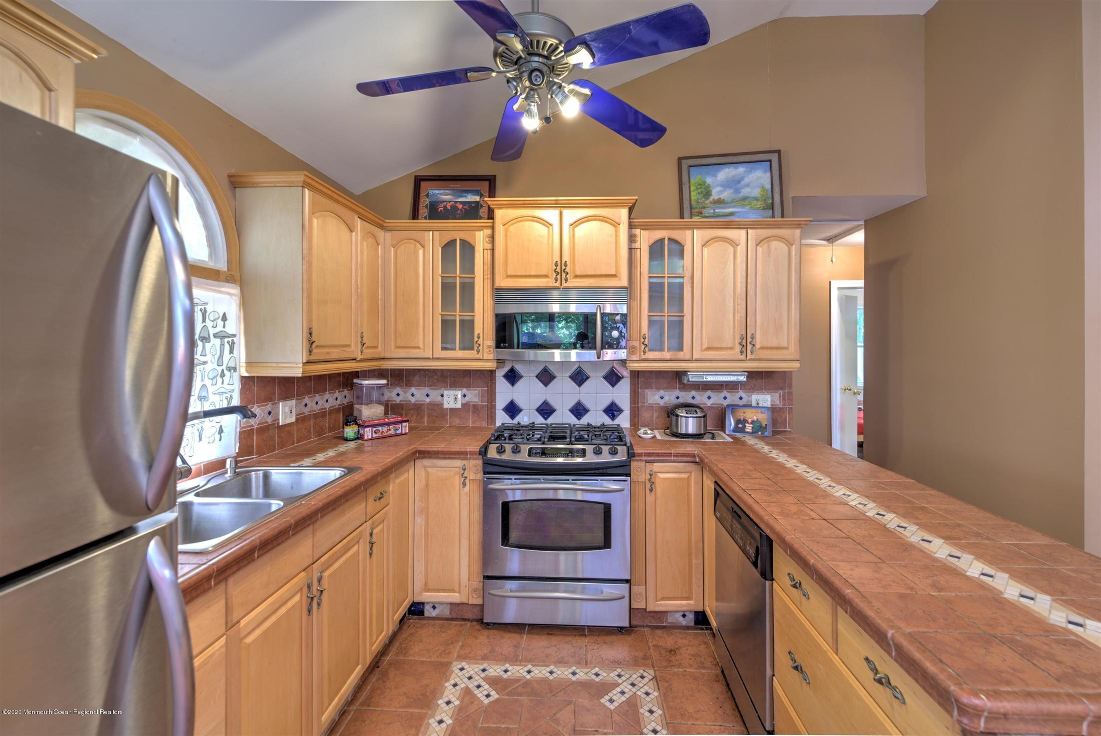 2 Doyle Road Matawan, NJ 07747 - Photo 11 of 38 Kitchen