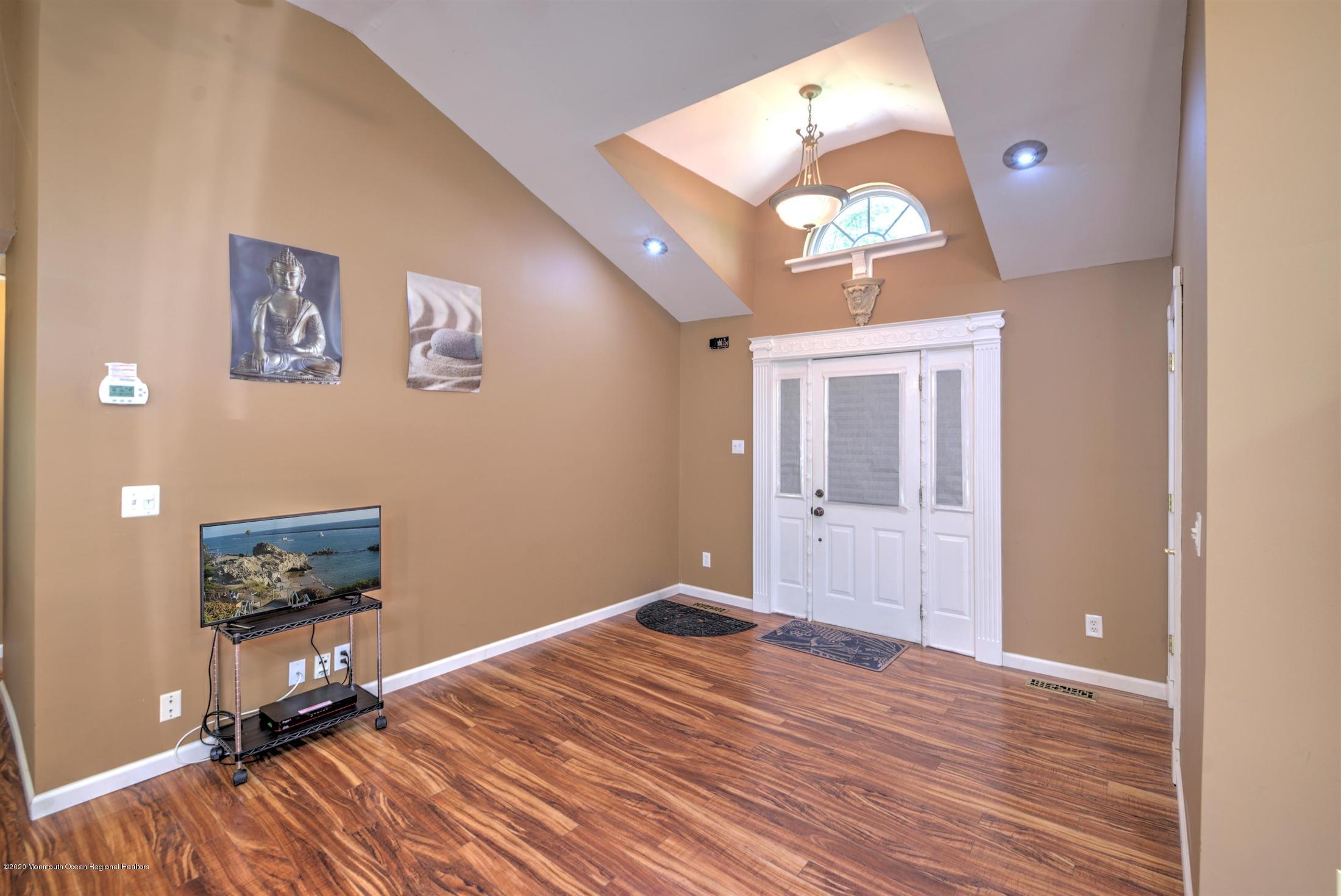 2 Doyle Road Matawan, NJ 07747 - Photo 5 of 38 Foyer