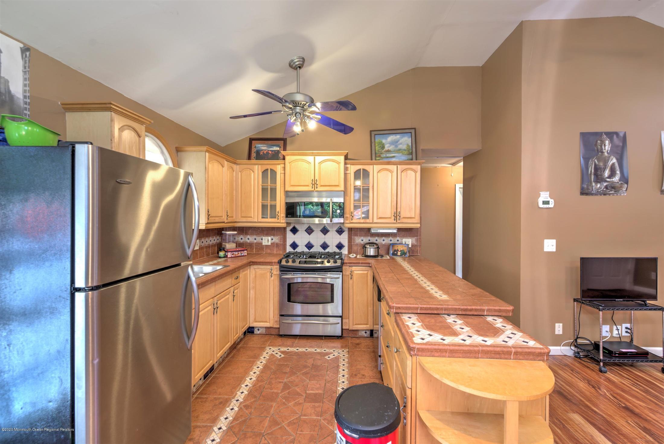 2 Doyle Road Matawan, NJ 07747 - Photo 9 of 38 Kitchen