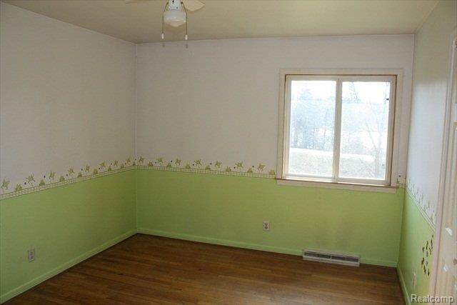 3303 Bigelow Road Howell, MI 48855 - Photo 9 of 19 3303 Bed 2.JPG