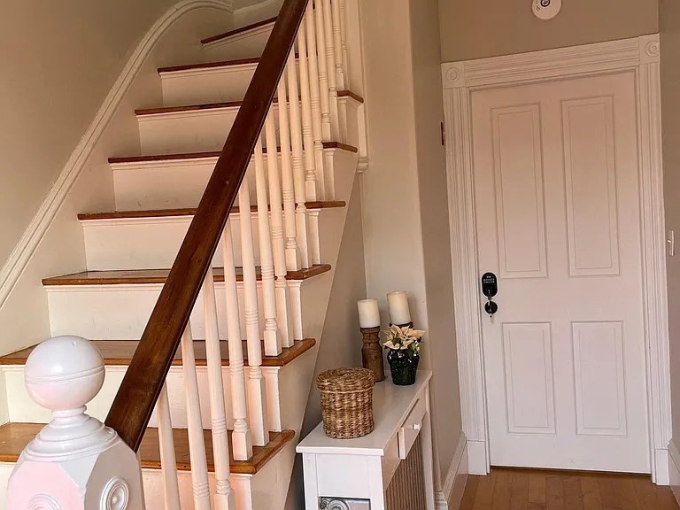 35 Lincoln Avenue, Unit B Marblehead, MA 01945 - Photo 2 of 10