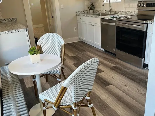 $3,250 | 35 Lincoln Avenue, Unit B, Marblehead, MA 01945