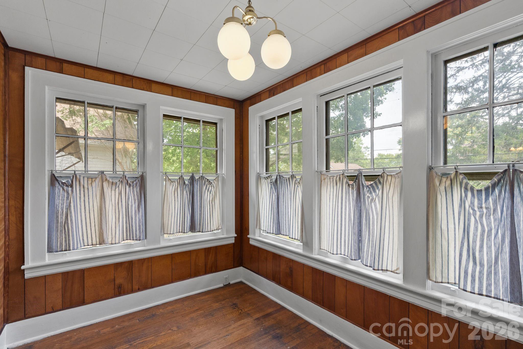 47 Virginia Avenue Asheville, NC 28806 - Photo 5 of 26 Gallery Image 5