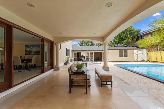 $2,690,000 | 5783 Kalanianaʻole Highway, Honolulu, HI 96821