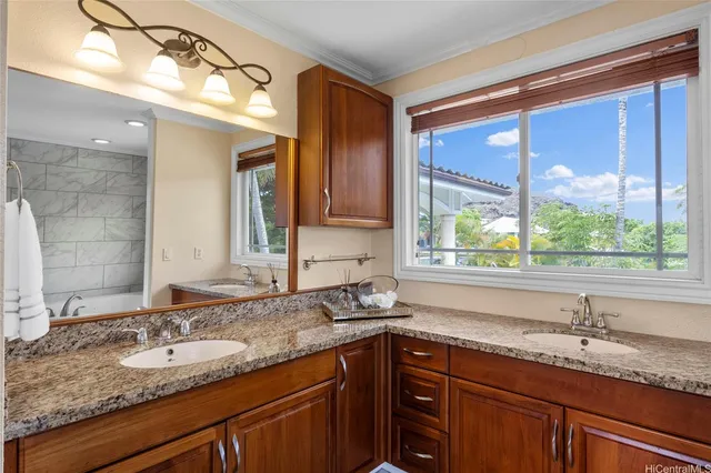 $2,690,000 | 5783 Kalanianaʻole Highway, Honolulu, HI 96821