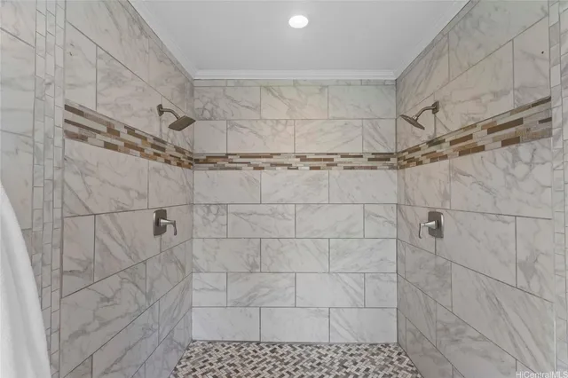 $2,690,000 | 5783 Kalanianaʻole Highway, Honolulu, HI 96821