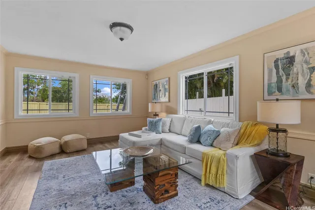 $2,690,000 | 5783 Kalanianaʻole Highway, Honolulu, HI 96821