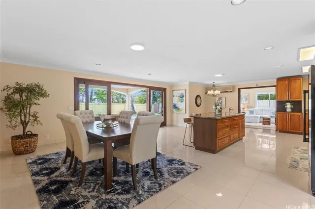 $2,690,000 | 5783 Kalanianaʻole Highway, Honolulu, HI 96821