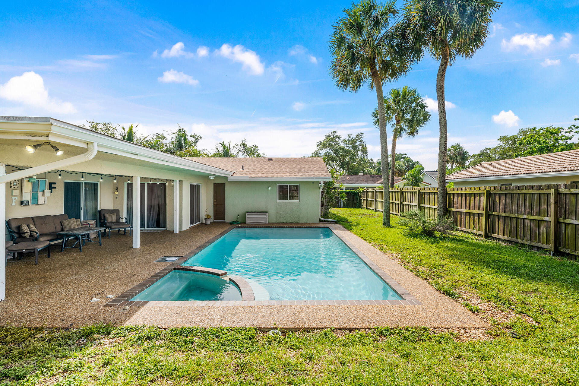 1498 West Royal Palm Road Boca Raton, FL 33486 - Photo 3 of 18 DSC_5141