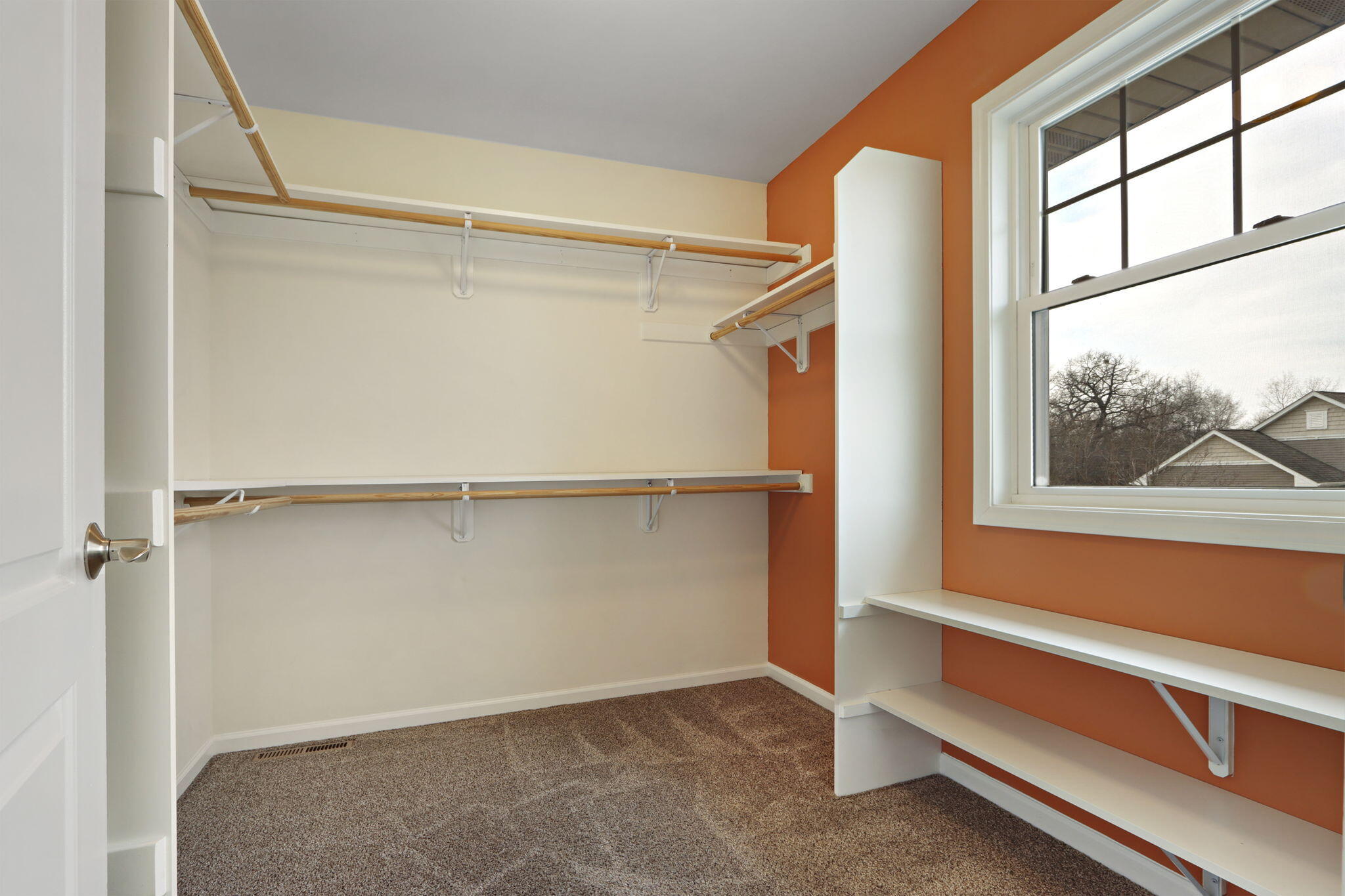 1172 Springbrook Drive Burlington, WI 53105 - Photo 18 of 40 Large Walk-in Closet