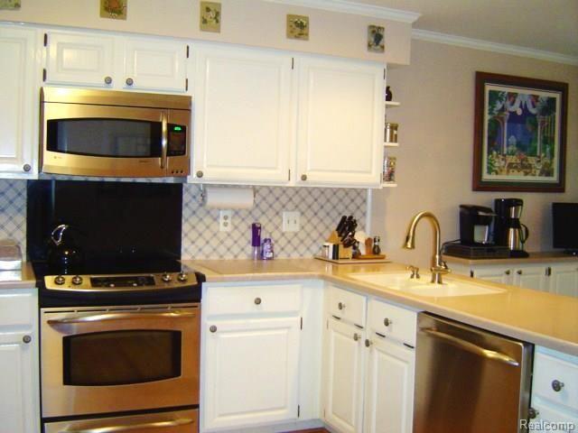 1416 Sandy Ridge Drive Rochester Hills, MI 48306 - Photo 10 of 64