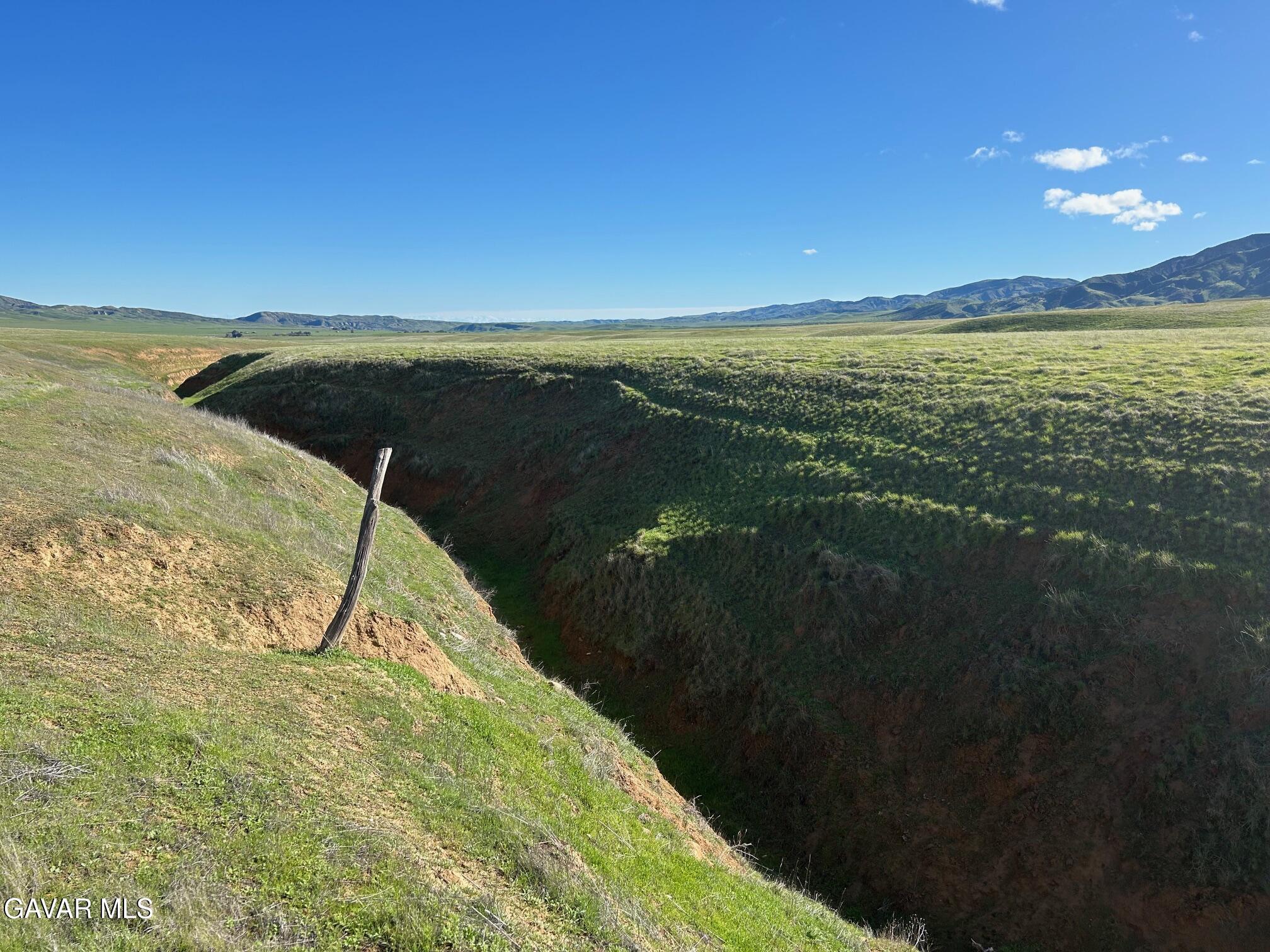 Viv Panoche Road Paicines, CA 95043 - Photo 31 of 35 a view of a lake from a balcony