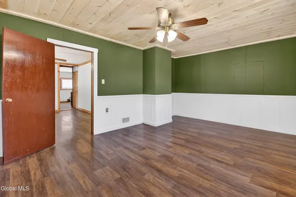 $285,000 | 1906 Highway 10, Caroga Lake, NY 12032