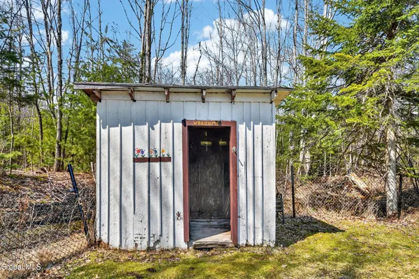 $285,000 | 1906 Highway 10, Caroga Lake, NY 12032