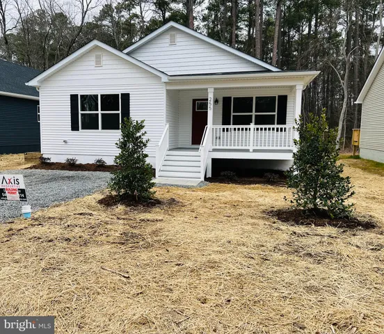 $2,250 | 255 9th Street, Colonial Beach, VA 22443