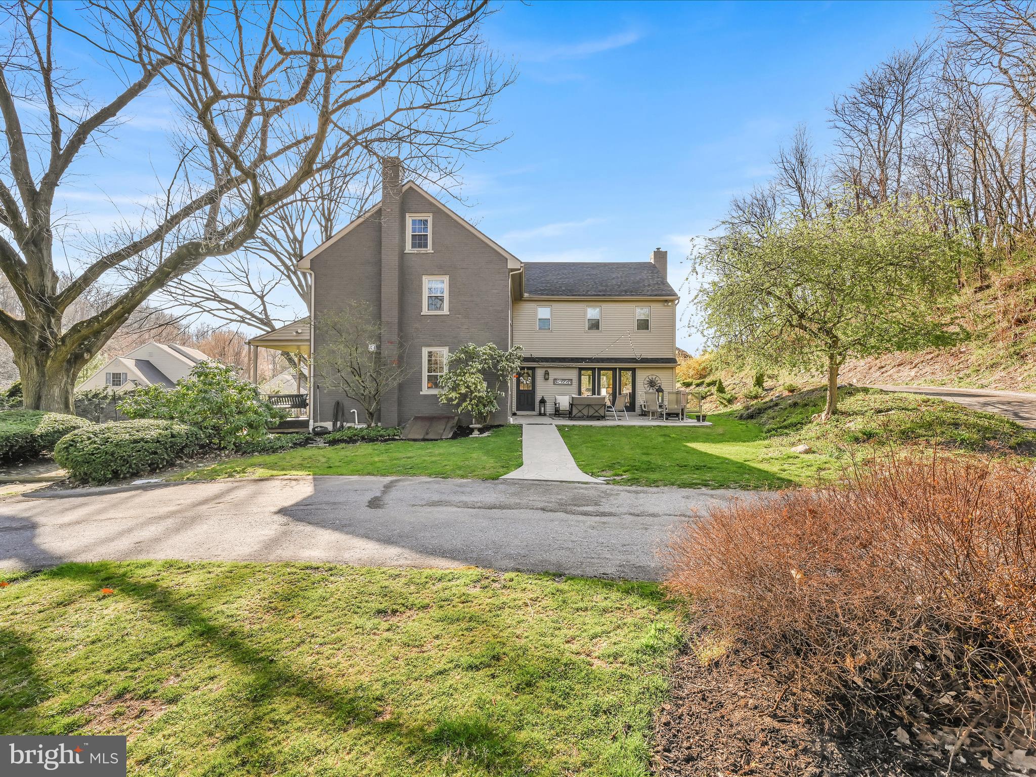 2657 Valley View Drive Lancaster, PA 17601 - Photo 50 of 56 Side View