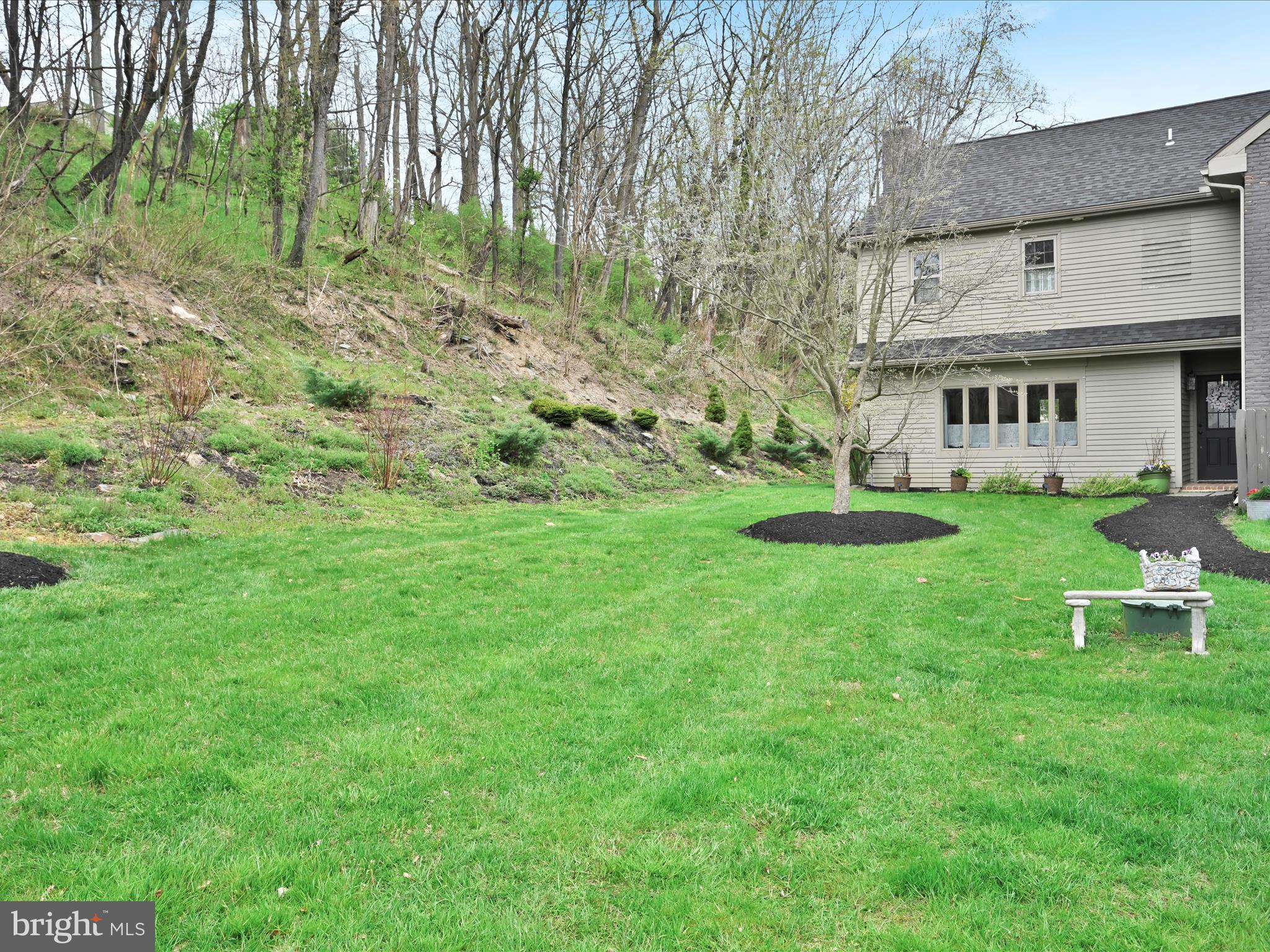 2657 Valley View Drive Lancaster, PA 17601 - Photo 7 of 56 Front