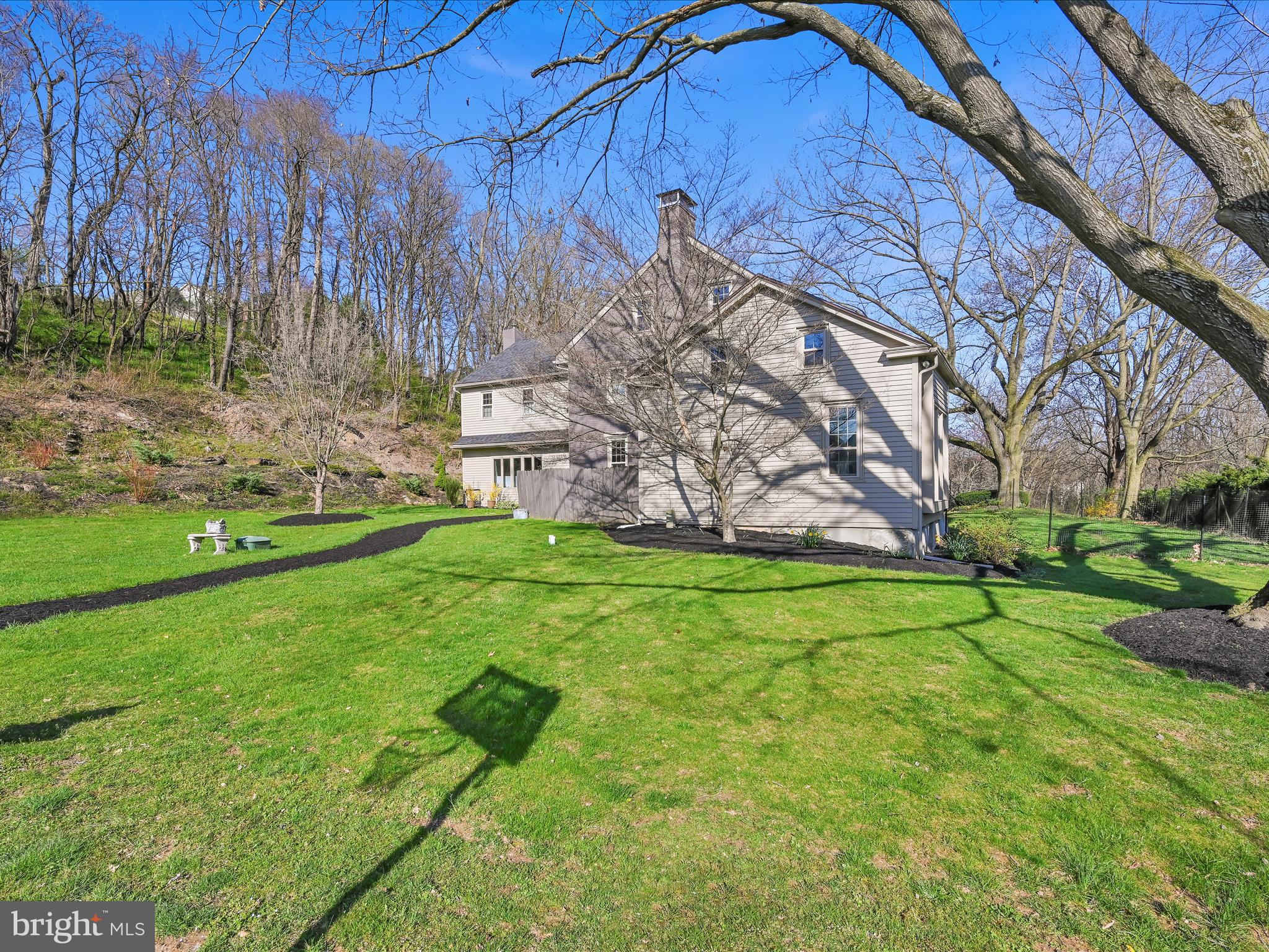 2657 Valley View Drive Lancaster, PA 17601 - Photo 8 of 56 Front Yard