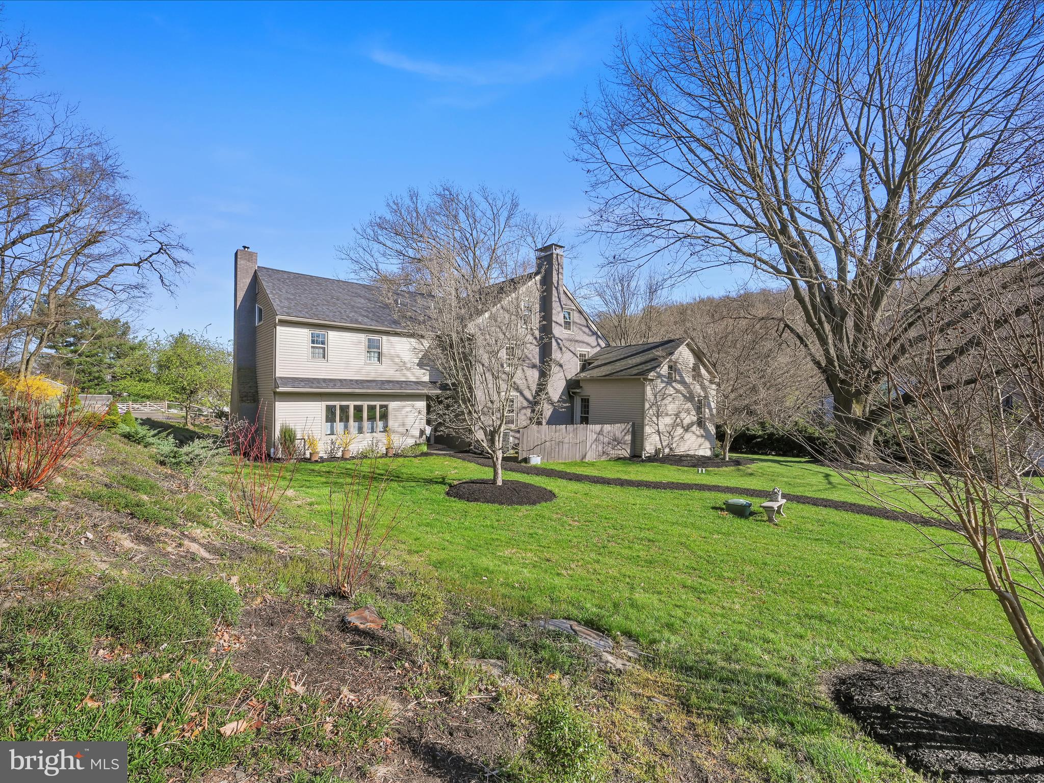 2657 Valley View Drive Lancaster, PA 17601 - Photo 10 of 56 Front Yard
