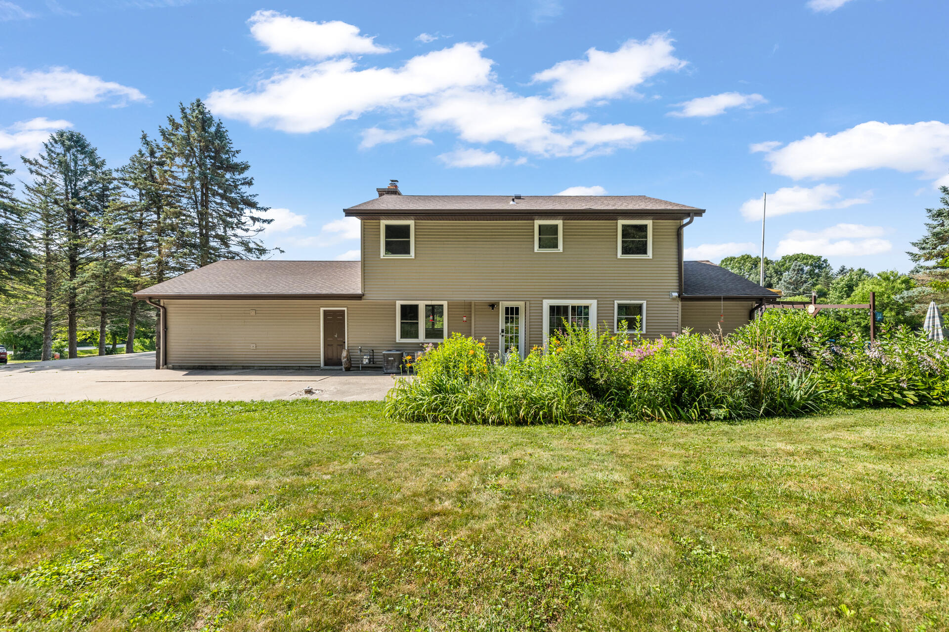 W250S4461 Center Road Waukesha, WI 53189 - Photo 2 of 36 Back of Home