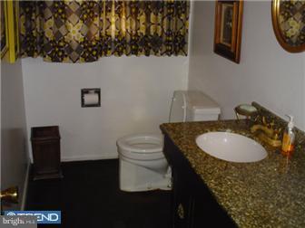 8844 Rising Sun Avenue Philadelphia, PA 19115 - Photo 10 of 12 Gallery Image 10