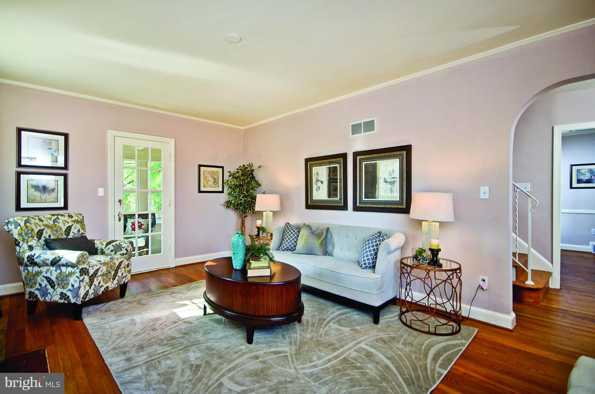 6134 Sligo Mill Road Northeast Washington, DC 20011 - Photo 2 of 18 Living Room