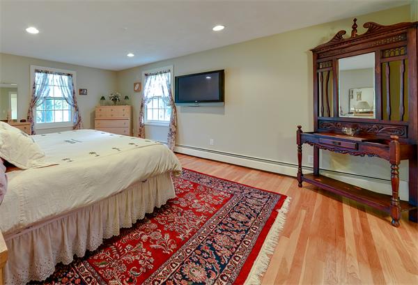 34 Larnis Road Framingham, MA 01701 - Photo 15 of 16 Gallery Image 15