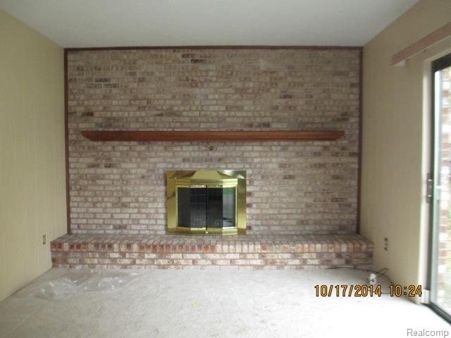 2401 Chicago Road Warren, MI 48092 - Photo 10 of 16 FamilyRoom.jpg