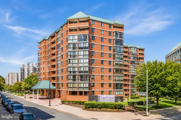 $3,400 | 1001 North Randolph Street, Unit 502, Arlington, VA 22201