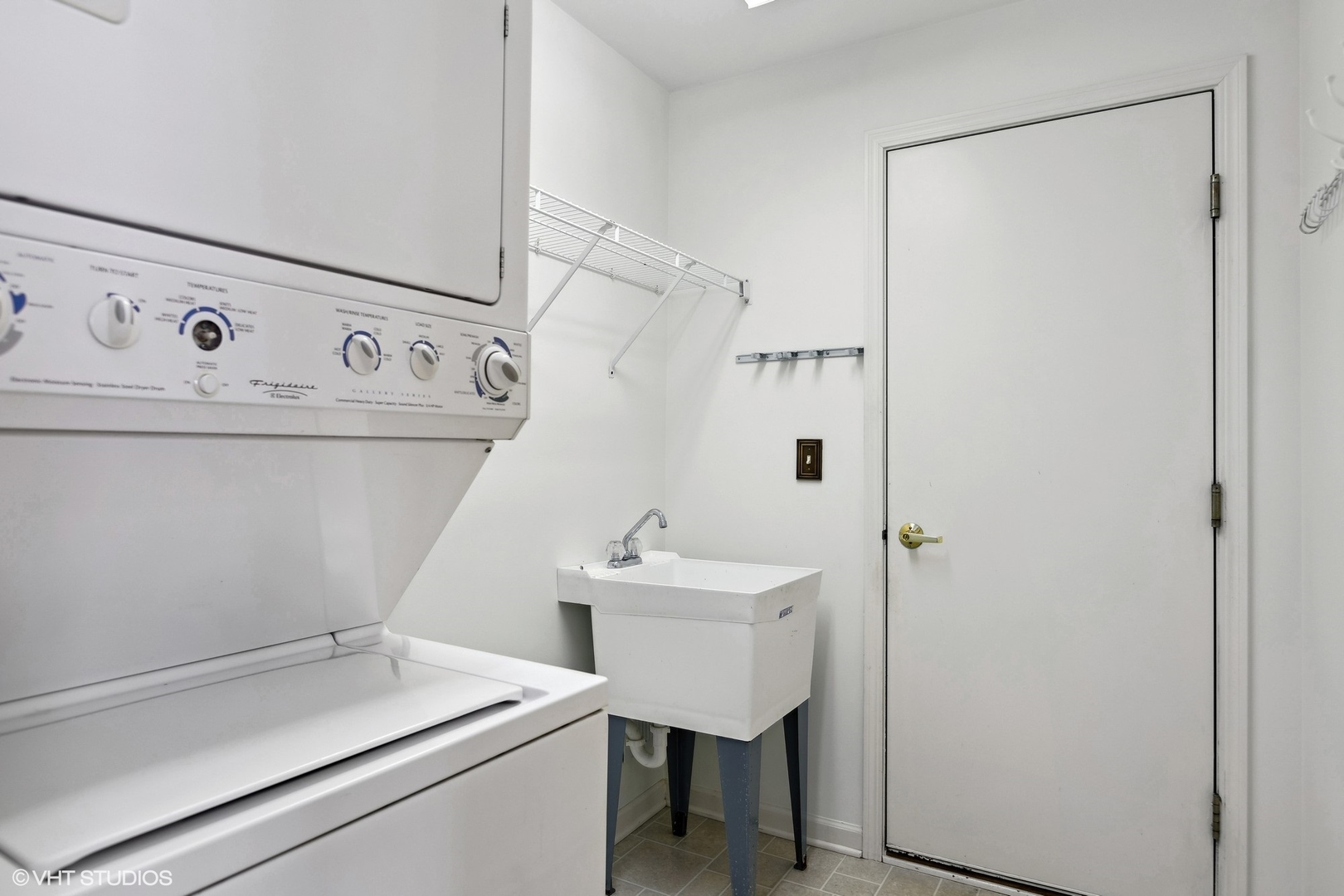 13551 Nealy Road Huntley, IL 60142 - Photo 13 of 15 a utility room with dryer and washer