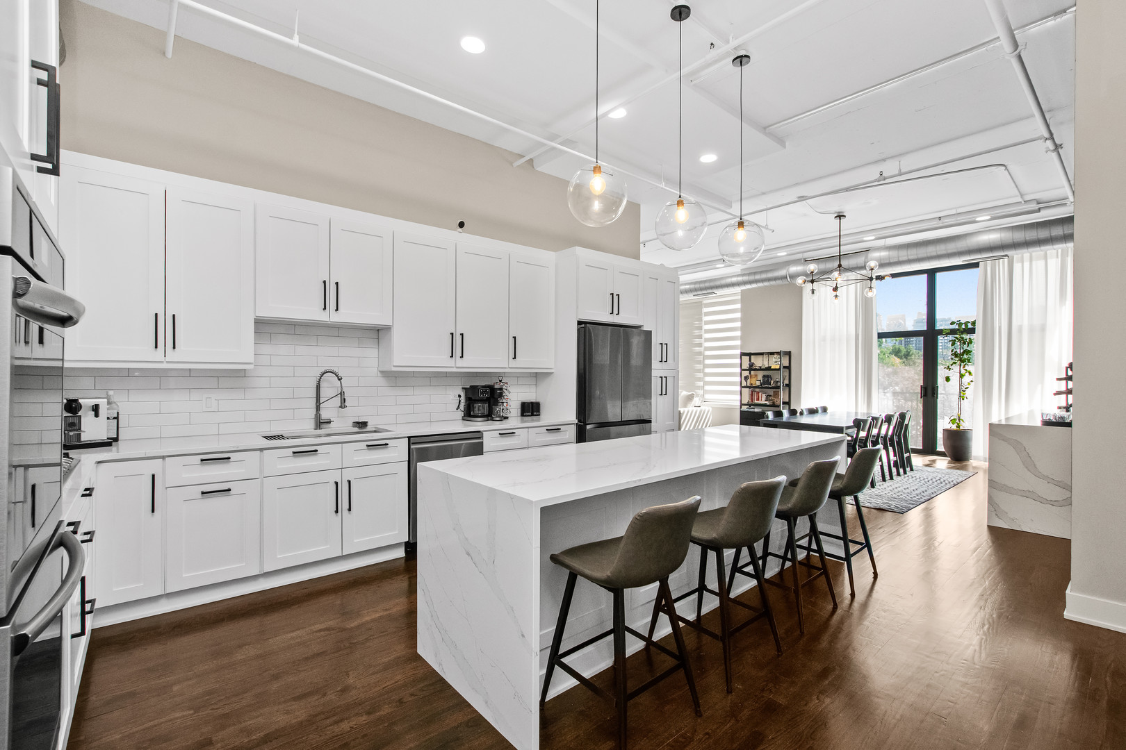 6 South Laflin Street, Unit 306 Chicago, IL 60607 - Photo 2 of 16