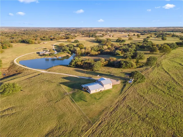 $1,200,000 | 395 Cr 470 Road, Chilton, TX 76632