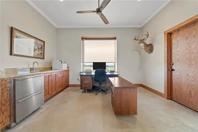 $1,200,000 | 395 Cr 470 Road, Chilton, TX 76632