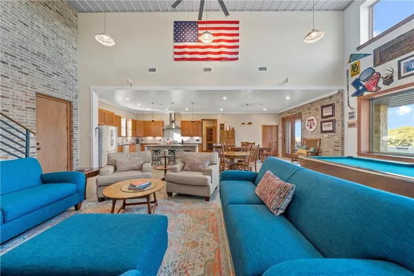$1,200,000 | 395 Cr 470 Road, Chilton, TX 76632