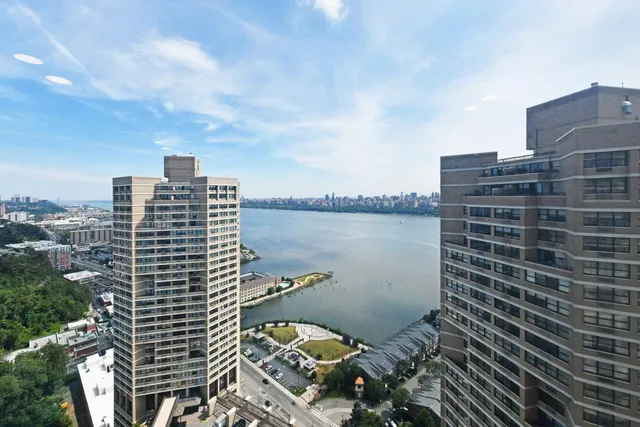 a picture of city view