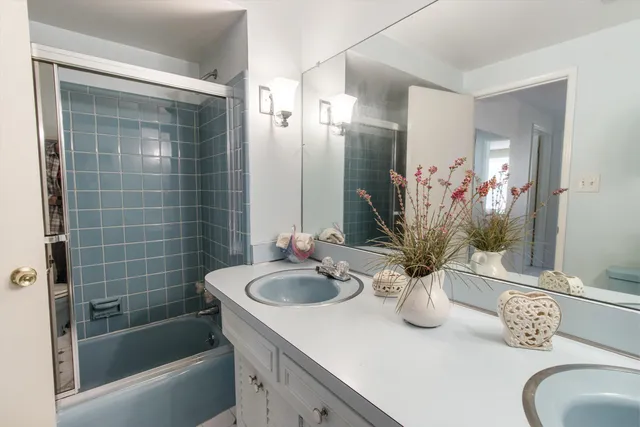 $349,999 | 21361 Andover Road, Southfield, MI 48076