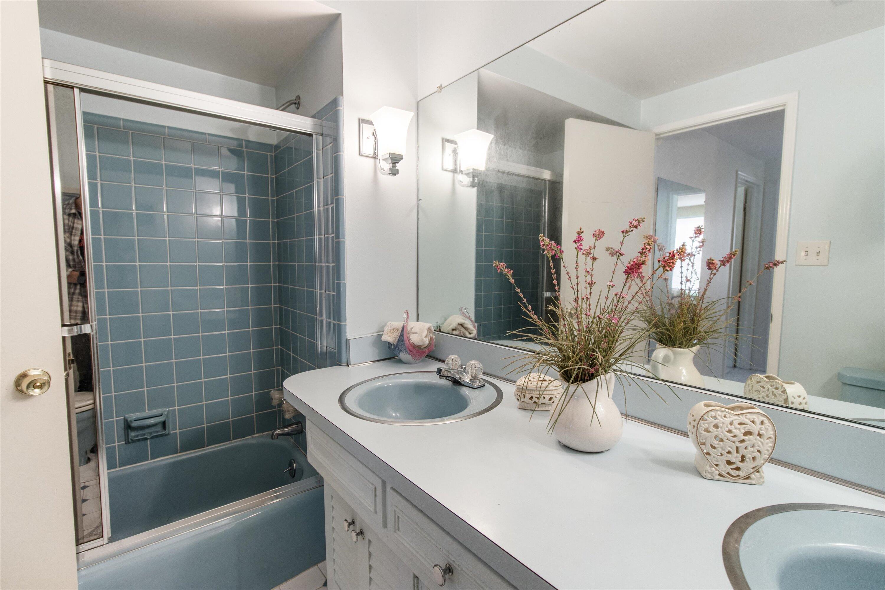 21361 Andover Road Southfield, MI 48076 - Photo 15 of 20 24-andover-024