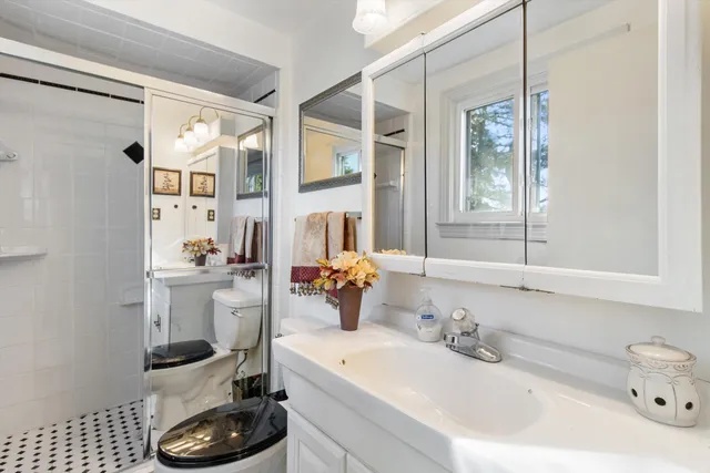 $349,999 | 21361 Andover Road, Southfield, MI 48076