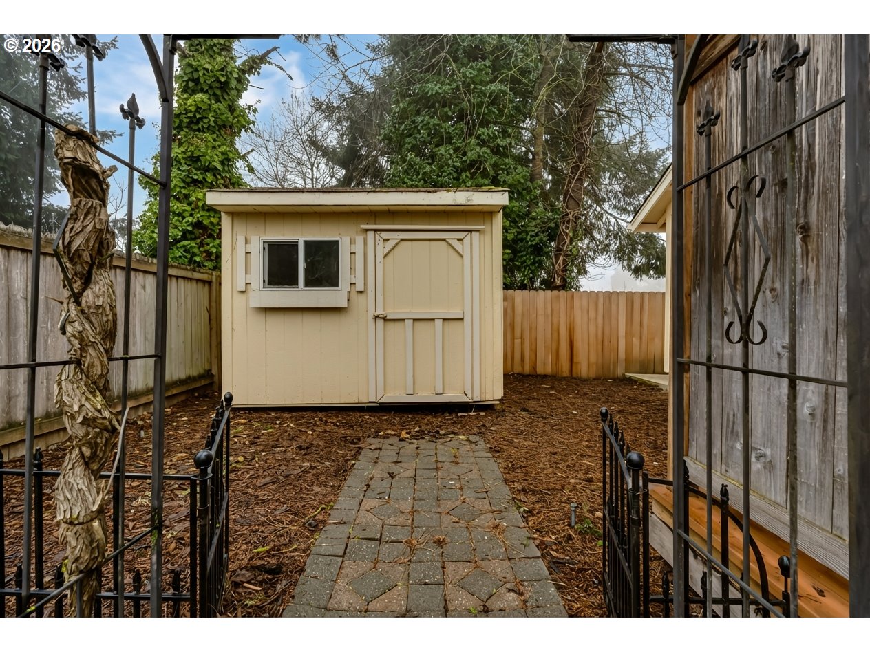 4240 Flagstaff Street Eugene, OR 97402 - Photo 28 of 30