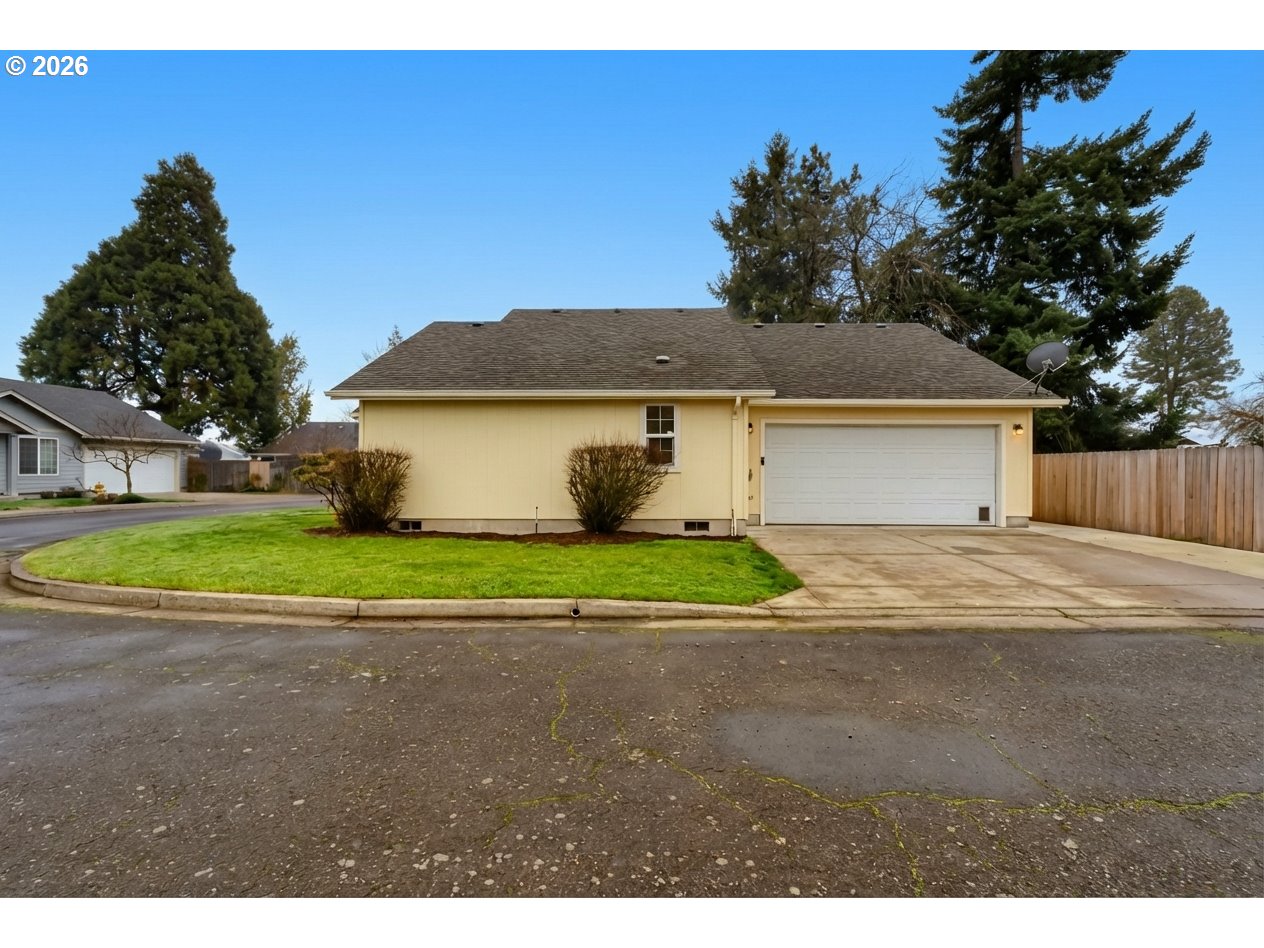 4240 Flagstaff Street Eugene, OR 97402 - Photo 3 of 30