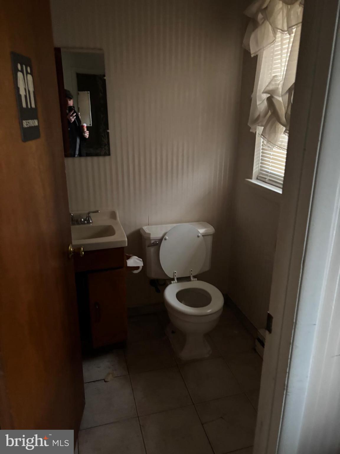 869 Beverly Road Burlington, NJ 08016 - Photo 5 of 10 Cozy restroom with natural light.