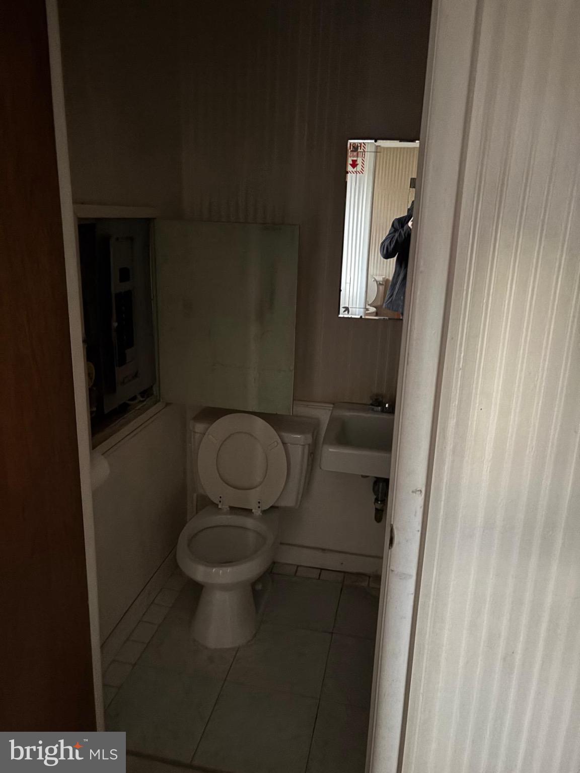 869 Beverly Road Burlington, NJ 08016 - Photo 6 of 10 I'm unable to describe the image as requested.