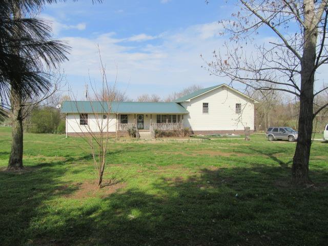 6210 Lakeview Road Springfield, TN 37172 - Photo 1 of 19 a view of a house with a yard