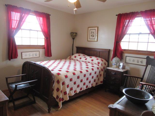 6210 Lakeview Road Springfield, TN 37172 - Photo 11 of 19 a bedroom with a bed and window