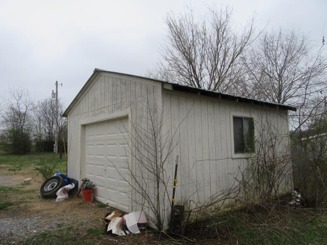 6210 Lakeview Road Springfield, TN 37172 - Photo 16 of 19 a backyard of a house with lots of green space