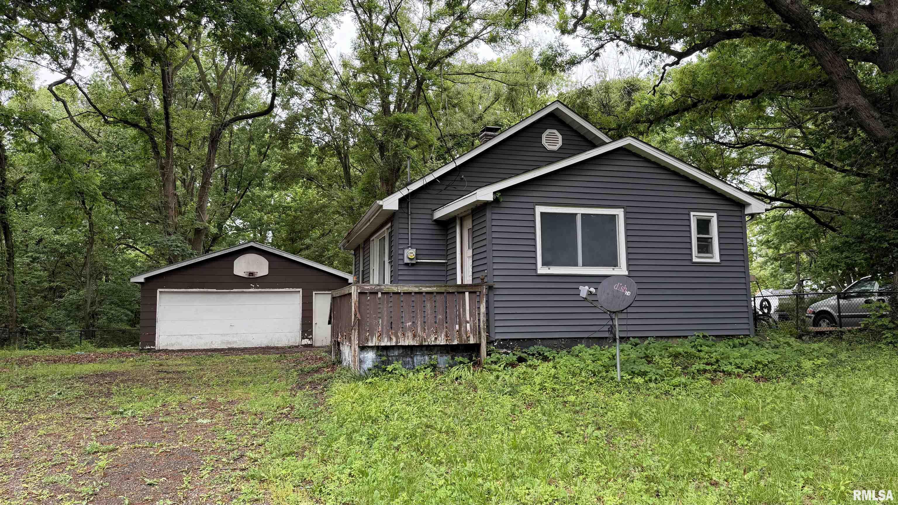 129 Hazel Court Creve Coeur, IL 61610 - Photo 1 of 10