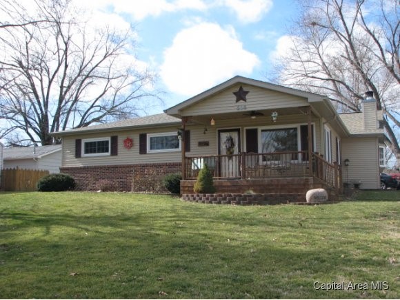 205 South Mill Street Athens, IL 62613 - Photo 1 of 16 Gallery Image 1
