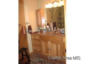 205 South Mill Street Athens, IL 62613 - Photo 15 of 16 Gallery Image 15