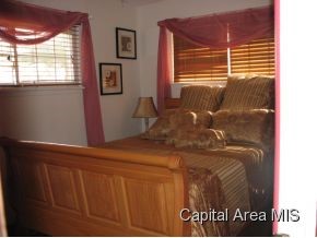 205 South Mill Street Athens, IL 62613 - Photo 8 of 16 Gallery Image 8